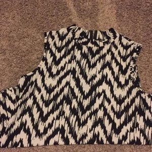 Black and white print top
